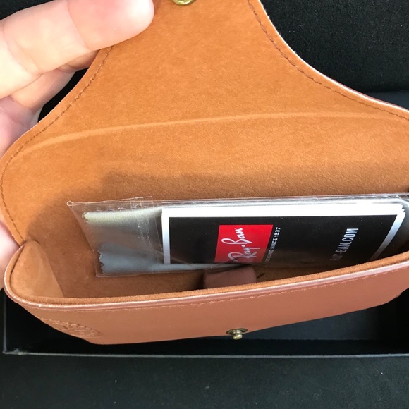Ray-Ban special edition brown leather case - Picture 4 of 4